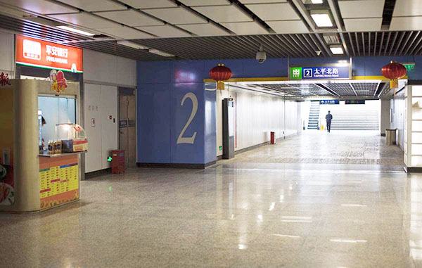 南京地铁站自助照相机哪里有？1号线地铁哪里有拍照